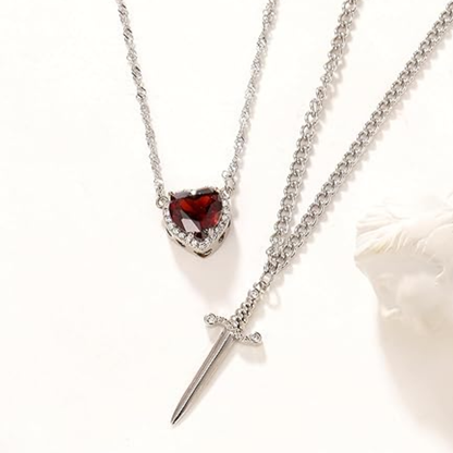 Collar de Corazón y Espada para Enamorados