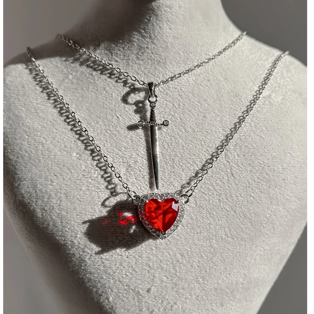 Collar de Corazón y Espada para Enamorados